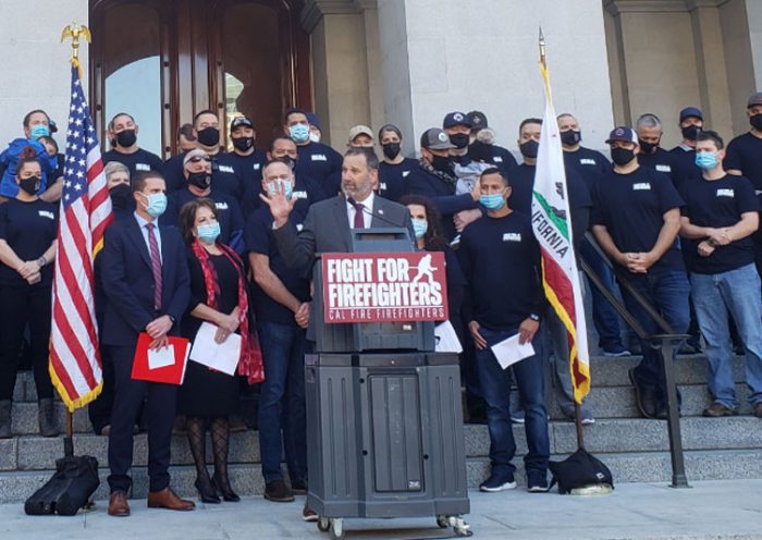 Brian Dahle speaks at Cal Fire's "Fight for Firefighters" event. Image via briandahle.com