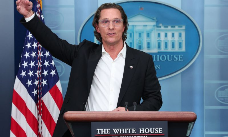 WASHINGTON, DC - JUNE 07: After meeting with President Joe Biden, actor Matthew McConaughey talks to reporters during the daily news conference in the Brady Press Briefing Room at the White House on June 07, 2022 in Washington, DC. McConaughey, a native of Uvalde, Texas, expressed his support for new legislation for more gun safety in the wake of the elementary school shooting in his home town that left 19 children and 2 adults dead. (Photo by Win McNamee/Getty Images)