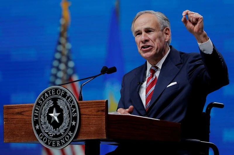 Texas Governor Greg Abbott speaks at a convention in Dallas, Texas, U.S., May 4, 2018. REUTERS/Lucas Jackson/File Photo