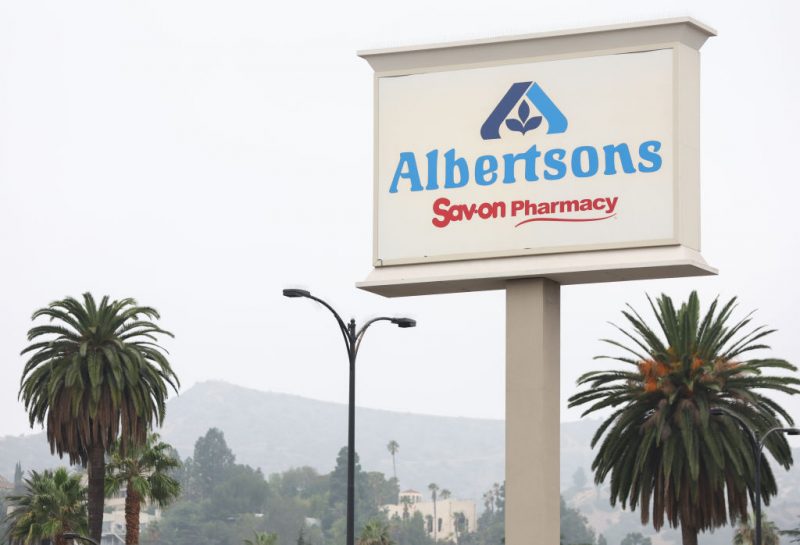 Kroger buying rival Albertsons in .6B merger