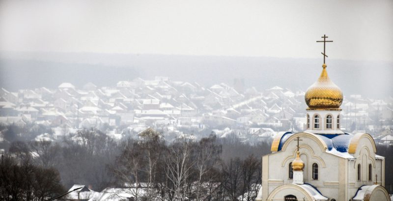 A church is seen in the village of Shebekino outside Belgorod, a few kilometres from Ukrainian border, on January 27, 2022. - The border with Ukraine, the scene of a major geopolitical crisis, is just a stone's throw away, but the Russians see no war on the horizon. In fact, far from the tense diplomatic exchanges between Moscow and Washington, which blame each other for the tensions around Ukraine, this border region seems to be asleep. (Photo by Alexander NEMENOV / AFP) (Photo by ALEXANDER NEMENOV/AFP via Getty Images)