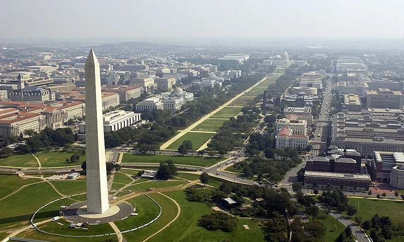 Aerial photo of the Washington Memorial with the Capitol in the background in Washington D.C. on September 26, 2003. (Photo by Andy Dunaway/USAF via Getty Images)