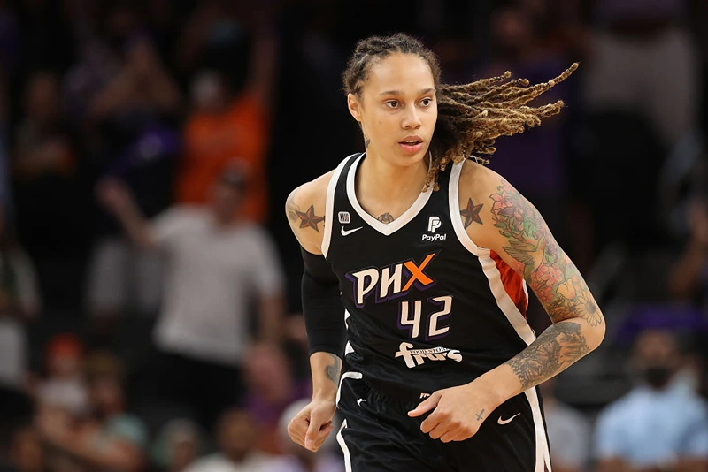  Brittney Griner #42 of the Phoenix Mercury during the first half in Game Four of the 2021 WNBA semifinals at Footprint Center on October 06, 2021 in Phoenix, Arizona. NOTE TO USER: User expressly acknowledges and agrees that, by downloading and or using this photograph, User is consenting to the terms and conditions of the Getty Images License Agreement. (Photo by Christian Petersen/Getty Images)