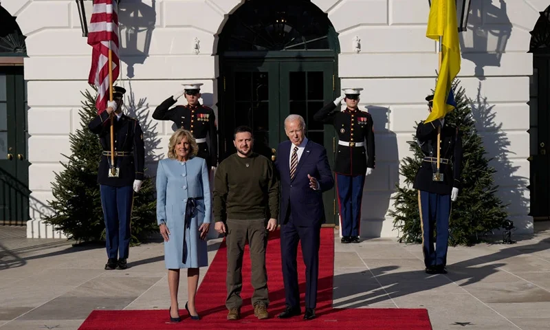 President Joe Biden (R) and first lady Jill Biden welcome President of Ukraine Volodymyr Zelensky to the White House on December 21, 2022 in Washington, DC. Zelensky is meeting with President Biden on his first known trip outside of Ukraine since the Russian invasion began, and the two leaders are expected to discuss continuing military aid. Zelensky will reportedly address a joint meeting of Congress in the evening. (Photo by Drew Angerer/Getty Images)