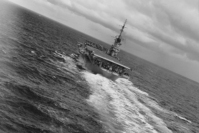 American Navy aircraft carrier USS Essex (CV-9) which participated in WWII and the Korean War, 16th November 1954. (Photo by Official Navy Photo/Keystone/Getty Images)

