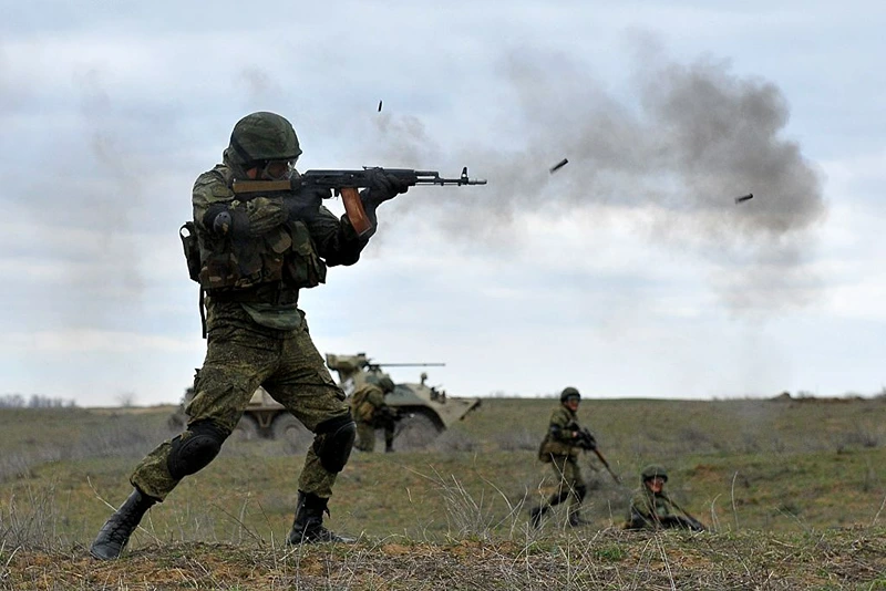 Russian military troops take part in a military drill on Sernovodsky polygon close to the Chechnya border, some 260 km from south Russian city of Stavropol, on March 19, 2015. About 500 soldiers take part in the military exercises until March 20. AFP PHOTO / SERGEY VENYAVSKY (Photo credit should read SERGEY VENYAVSKY/AFP via Getty Images)