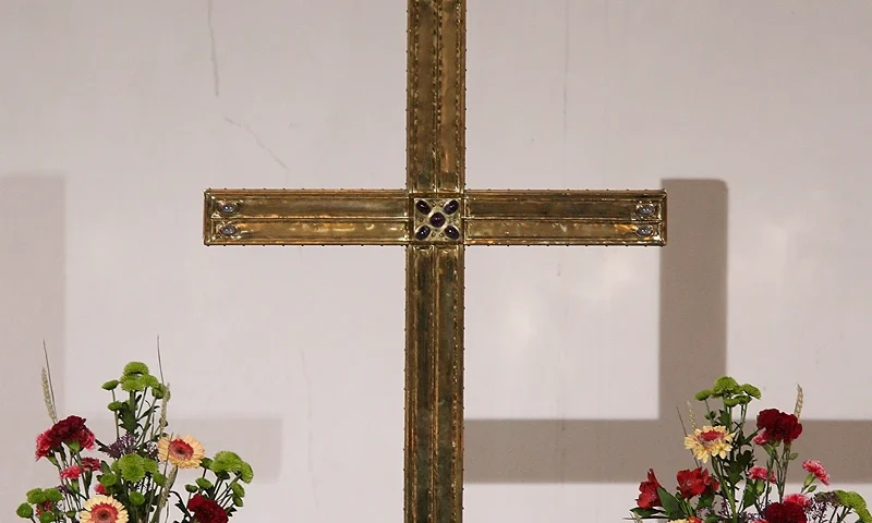 ERFURT, GERMANY - SEPTEMBER 23: A cross sits on an altar prior to an ecumenical devotion at the Augustinerkloster abbey on September 23, 2011 in Erfurt, Germany. The Pope is in Erfurt on the second of a four-day visit to Germany. (Photo by Adam Berry via Getty Images)