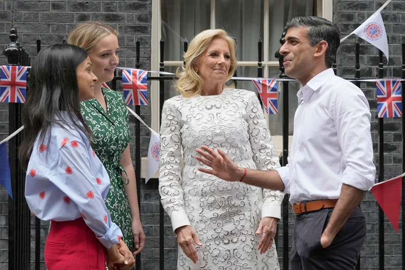 Britain's Prime Minister Rishi Sunak speaks with US First Lady Jill Biden, (C) Finnegan Biden, granddaughter of U.S. President Joe Biden (2nd L) and his wife Akshata Murty (L) as they attend the Big Lunch party at Downing Street on May 7, 2023 in London, England. Dignitaries and guests will include the First Lady of the United States of America, Dr. Jill Biden. (Photo by Frank Augstein - WPA Pool/Getty Images)