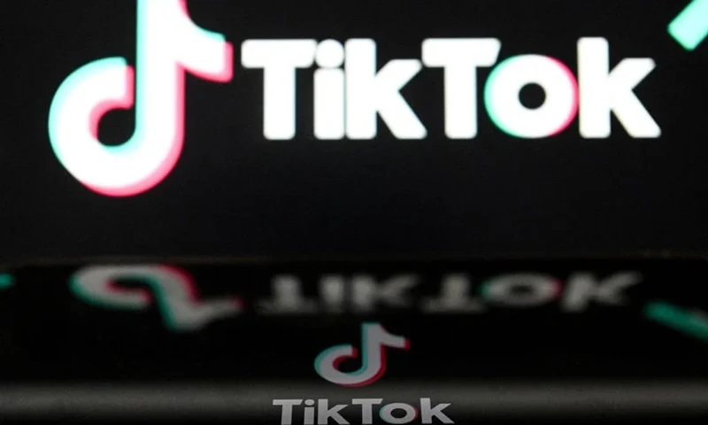 This illustration picture taken in Moscow on March 24, 2023, shows the Chinese social networking service TikTok's logo on a smartphone screen. (Photo by Kirill KUDRYAVTSEV / AFP) (Photo by KIRILL KUDRYAVTSEV/AFP via Getty Images)