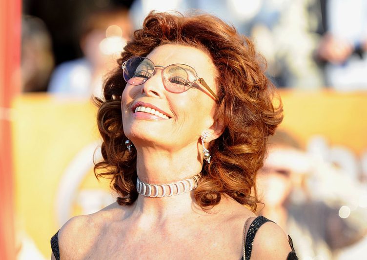 LOS ANGELES, CA - JANUARY 23: Actress Sophia Loren arrives at the 16th Annual Screen Actors Guild Awards held at the Shrine Auditorium on January 23, 2010 in Los Angeles, California. (Photo by Frazer Harrison/Getty Images)