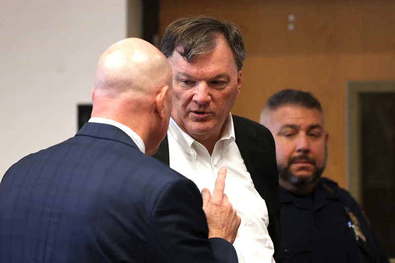 Gilgo Beach-Serial-Killings
Rex Heuermann appears with his lawyer Michael J. Brown, left, at Suffolk County Court in Riverhead, N.Y., on Wednesday, Sept. 27, 2023. Heuermann was charged last month in the deaths of three women and is the prime suspect in a fourth. (James Carbone /Newsday via AP)