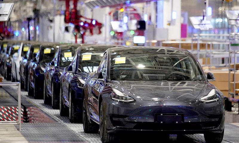 Tesla China-made Model 3 vehicles are seen during a delivery event at its factory in Shanghai, China January 7, 2020. REUTERS/Aly Song/File Photo
