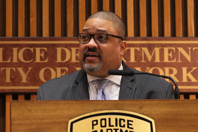 Bodega Worker Sues DA Alvin Bragg, NYPD For 'Racial Discrimination'
