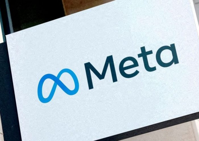The logo of Meta Platforms' business group is seen in Brussels, Belgium December 6, 2022. REUTERS/Yves Herman
