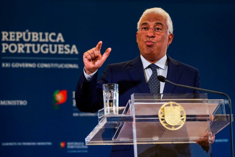 Portuguese prime minister Antonio Costa addresses the nation following a meeting with with Portugal's president at Sao Bento Palace in Lisbon on May 3, 2019. - Portugal's socialist prime minister Antonio Costa today threatened to quit if parliament approves a law which would end a freeze on teachers' salaries, saying it would cause public spending to ballon. (Photo by CARLOS COSTA / AFP) (Photo credit should read CARLOS COSTA/AFP via Getty Images)