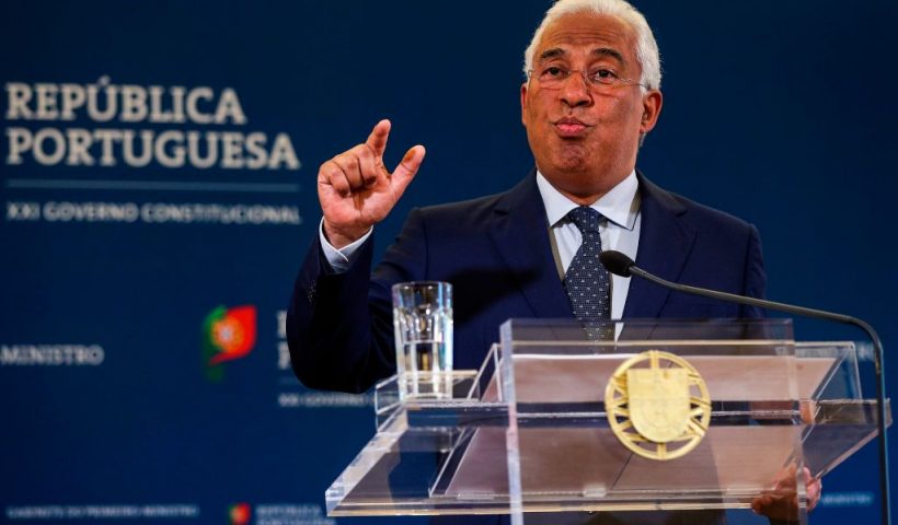 Portuguese prime minister Antonio Costa addresses the nation following a meeting with with Portugal's president at Sao Bento Palace in Lisbon on May 3, 2019. - Portugal's socialist prime minister Antonio Costa today threatened to quit if parliament approves a law which would end a freeze on teachers' salaries, saying it would cause public spending to ballon. (Photo by CARLOS COSTA / AFP) (Photo credit should read CARLOS COSTA/AFP via Getty Images)