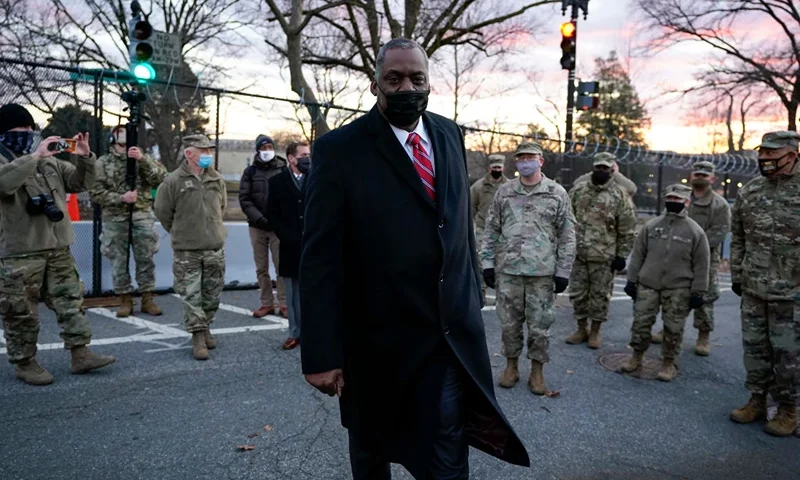 WASHINGTON, DC - JANUARY 29: Secretary of Defense Lloyd Austin visits National Guard troops deployed at the U.S. Capitol and its on January 29, 2021 on Capitol Hill in Washington, DC. The Department of Homeland Security issued a bulletin on Wednesday warning of a continued threat from domestic violent extremists. (Photo Manuel Balce Ceneta-Pool/Getty Images)