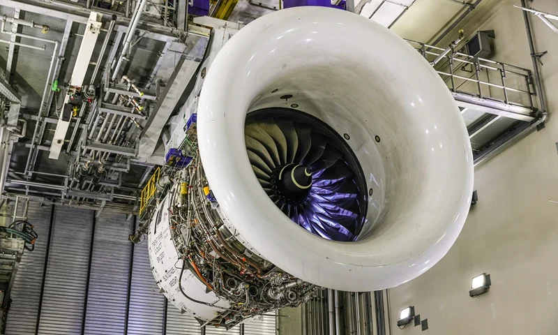 Rolls-Royce is aiming to quadruple its profit in five years by increasing the performance of its jet engines.