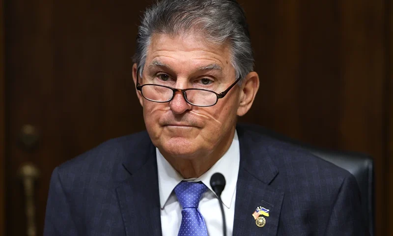 WASHINGTON, DC - SEPTEMBER 22: U.S. Sen. Joe Manchin (D-WV), Chairman of the Senate Energy and Natural Resources Committee, presides over a hearing on battery technology, at the Dirksen Senate Office Building on September 22, 2022 in Washington, DC. The Committee held the hearing to examine opportunities and challenges in deploying innovative battery and non-battery technologies for energy storage. (Photo by Kevin Dietsch/Getty Images)