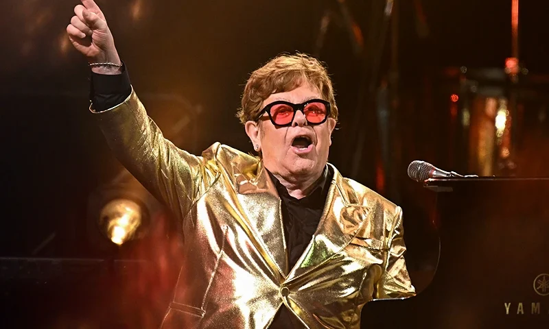 GLASTONBURY, ENGLAND - JUNE 25: EDITORIAL USE ONLY. Sir Elton John performs on stage during Day 5 of Glastonbury Festival 2023 on June 25, 2023 in Glastonbury, England. (Photo by Leon Neal/Getty Images)