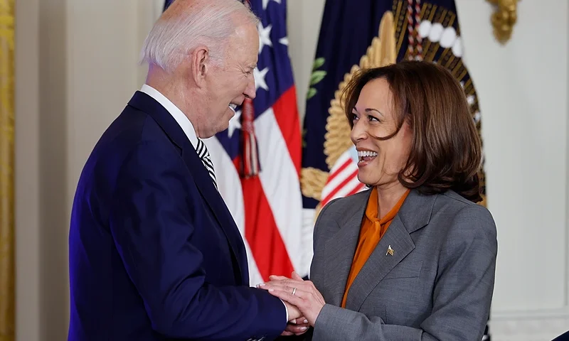 WASHINGTON, DC - OCTOBER 30: U.S. Vice President Kamala Harris introduces President Joe Biden during an event about their administration's work to regulate artificial intelligence in the East Room of the White House on October 30, 2023 in Washington, DC. President Biden issued a new executive order on Monday, directing his administration to create a new chief AI officer, track companies developing the most powerful AI systems, adopt stronger privacy policies and "both deploy AI and guard against its possible bias," creating new safety guidelines and industry standards. (Photo by Chip Somodevilla/Getty Images)