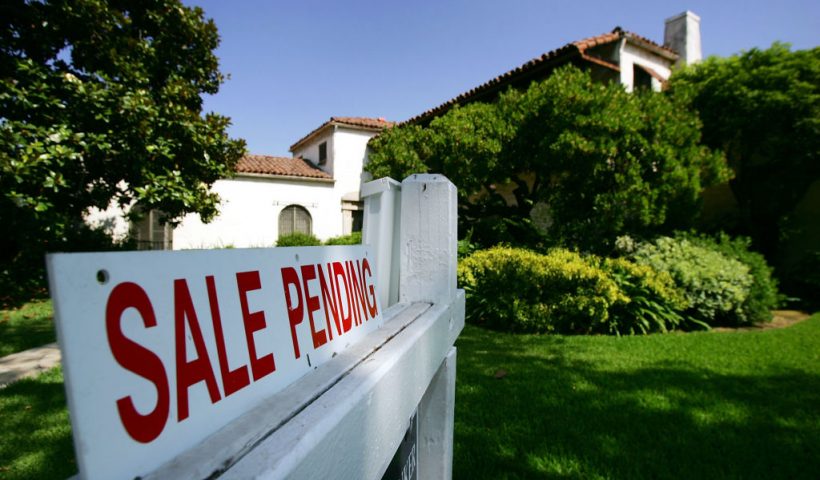 PASADENA, CA - JULY 25: A house is seen with a "For Sale" sign on it on July 25, 2005 in Pasadena, California. Existing home prices are shooting up at the fastest pace in nearly 25 years according to the National Association of Realtors. The record sales pace has produced a gain of 14.7 percent over the median home price a year ago, the biggest jump in prices since November 1980. (Photo by David McNew/Getty Images)