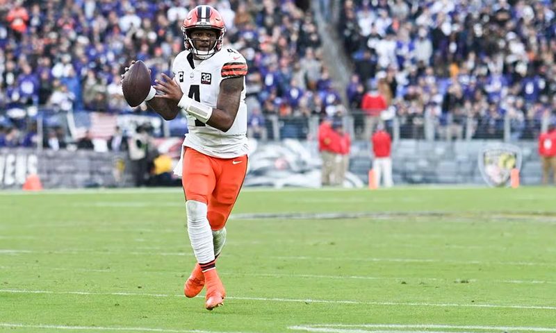 Cleveland Browns quarterback Deshaun Watson (4) throws on the run during the second halfagainst the Baltimore Ravens at M&T Bank Stadium. Mandatory Credit: Tommy Gilligan-USA TODAY Sports