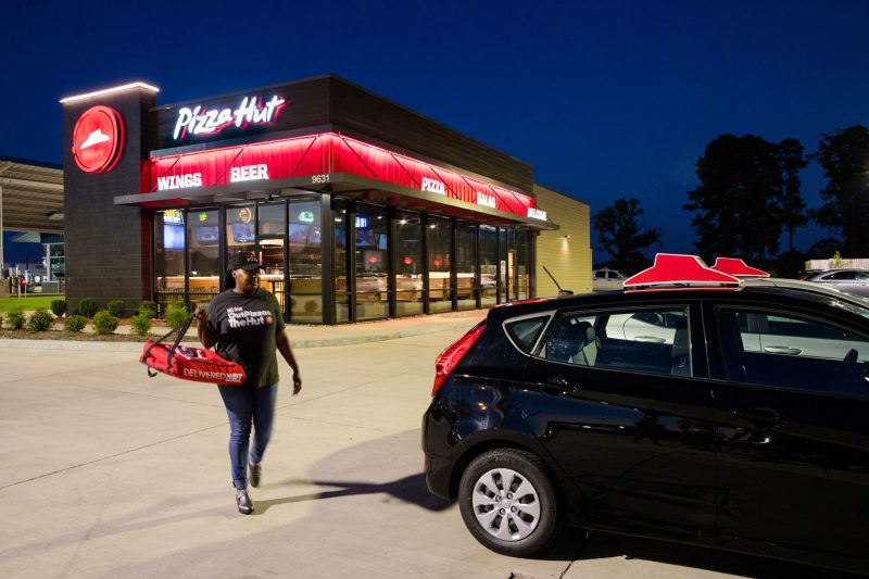Calif. Pizza Huts Lay Off 1,200 Delivery Drivers Before New Minimum Wage Increase
