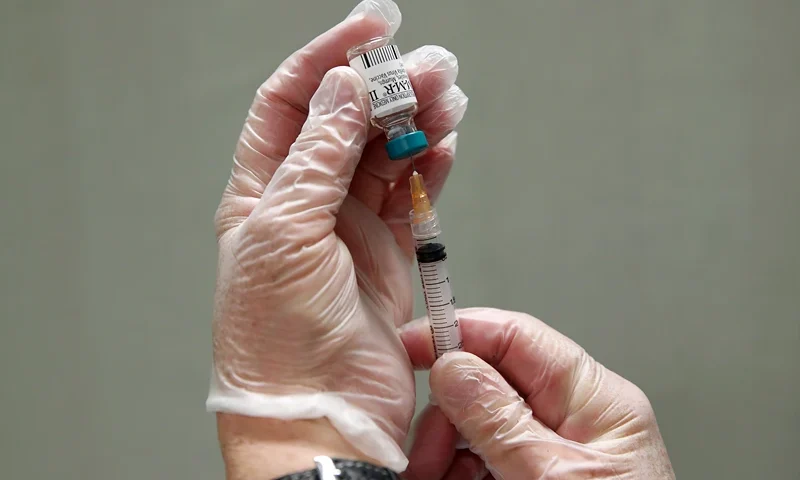 AUCKLAND, NEW ZEALAND - SEPTEMBER 10: A measles vaccine is prepared on September 10, 2019 in Auckland, New Zealand. The New Zealand health ministry confirmed 1,051 people have were affected between 1 January and 5 September, 2019. The bulk of cases have been in Auckland in Auckland as health authorities and the Prime Minister implore people to ensure they are vaccinated against the disease. (Photo by Fiona Goodall/Getty Images)