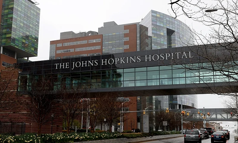BALTIMORE, MARYLAND - MARCH 28: The Johns Hopkins Hospital is shown on March 28, 2020 in Baltimore, Maryland. Hopkins is the teaching hospital and biomedical research facility of the Johns Hopkins School of Medicine, and has restricted visitors accompanying patients, except for in certain situations, due to the coronavirus (COVID-19) outbreak. (Photo by Rob Carr/Getty Images)
