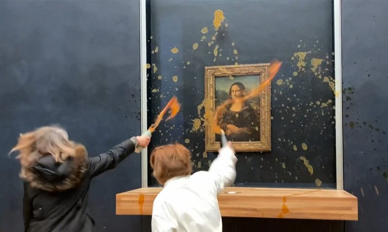 Paris: Protesters Splatter Soup On Glass Covering Da Vinci’s ‘Mona Lisa’