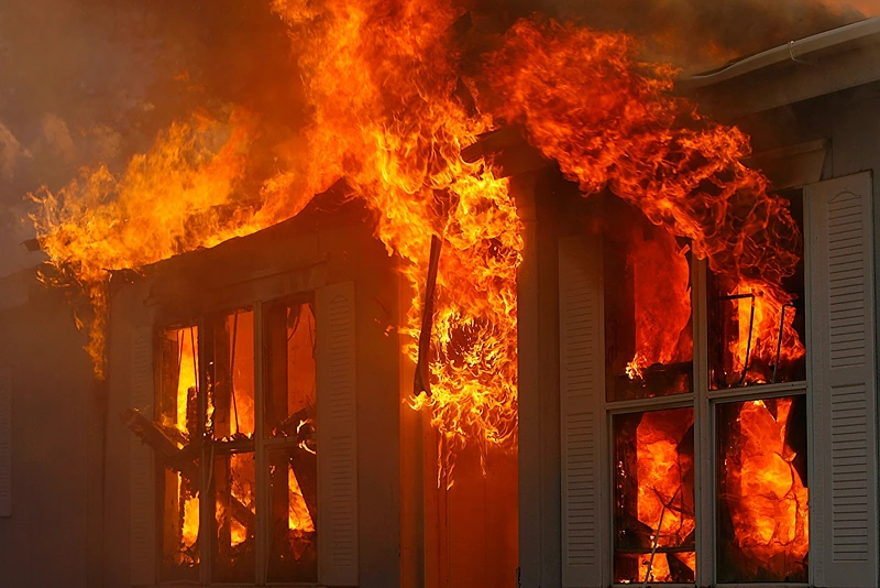 Tragic South Bend house fire claims lives of 5 children, 1 survivor