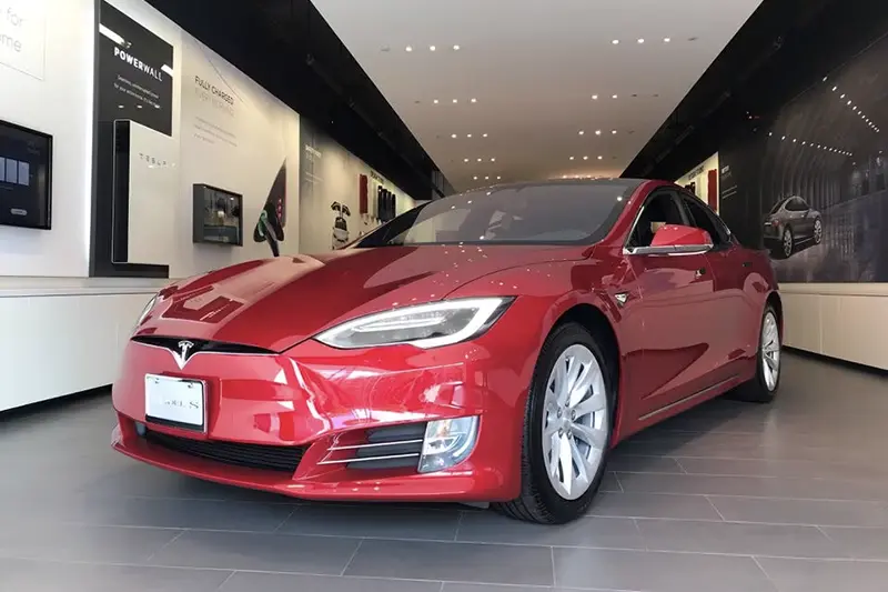 A Tesla Model S car is seen in a showroom in Santa Monica, California, U.S., January 4, 2018. REUTERS/Lucy Nicholson/File Photo