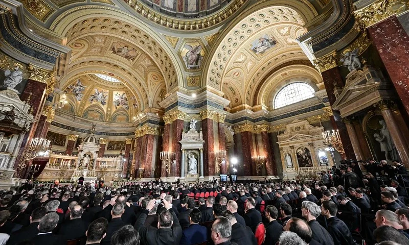 A general view shows the interior of St Stephen's cathedral during a meeting of Pope Francis with bishops, priests, deacons, consecrated persons, seminarians and pastoral workers in St Stephen's cathedral in Budapest on April 28, 2023 during his second visit to Hungary in less than two years. - The Pope will meet refugees, believers, students, church and state leaders during his tree-day trip and celebrates a holy mass in front of the parliament building, at the Kossuth Square of Budapest on Sunday morning. (Photo by Vincenzo PINTO / AFP) (Photo by VINCENZO PINTO/AFP via Getty Images)