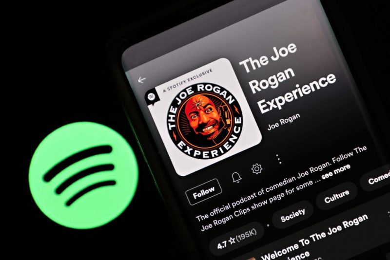 Spotify signs 0M deal with comedian Joe Rogan