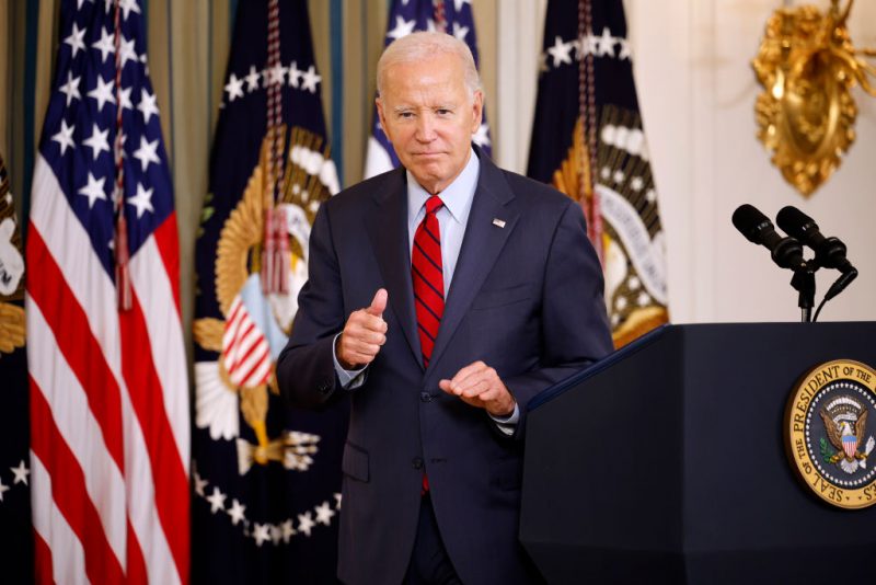 WASHINGTON, DC - SEPTEMBER 06: U.S. President Joe Biden gives a thumbs-up after delivering remarks to an audience of leaders from the International Longshore and Warehouse Union (ILWU) and the Pacific Maritime Association (PMA) during an event to congratulate them on finalizing a new labor contract in the State Dining Room at the White House on September 06, 2023 in Washington, DC. Biden talked about his administration's efforts to alleviate supply chain bottlenecks and its work to support workers and ports. (Photo by Chip Somodevilla/Getty Images)