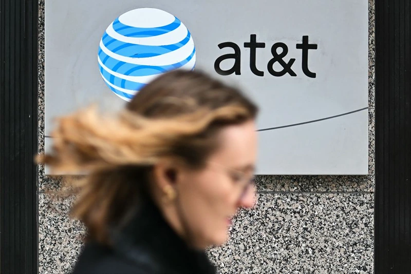 Federal agencies probe major telecom outage