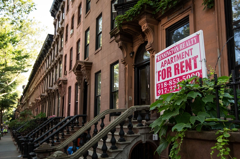New Survey Names Brooklyn As Most Unaffordable Place To Live In U.S.
NEW YORK, NY - JUNE 24: A sign advertises an apartment for rent along a row of brownstone townhouses in the Fort Greene neighborhood on June 24, 2016 in the Brooklyn borough of New York City. According to a survey released on Thursday by real-estate firm RealtyTrac, Brooklyn ranked as the most unaffordable place to live in the United States. (Photo by Drew Angerer/Getty Images)