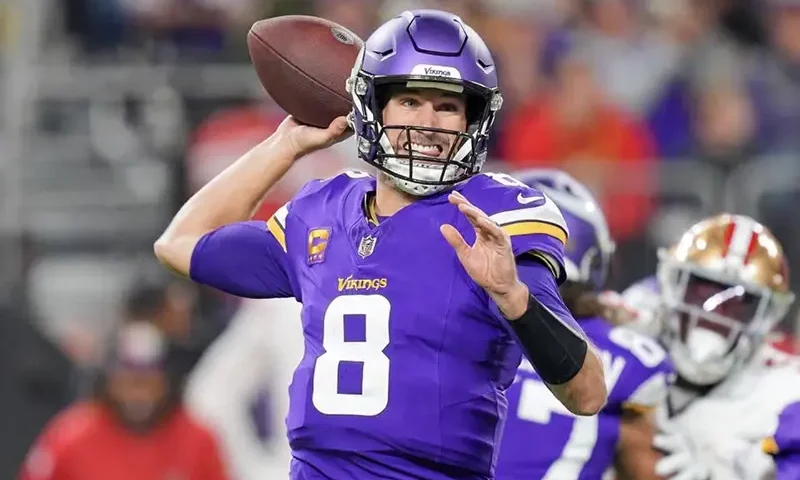 Minnesota Vikings quarterback Kirk Cousins (8) passes against the San Francisco 49ers in the first quarter at U.S. Bank Stadium./Brad Rempel-USA TODAY Sports/File Photo