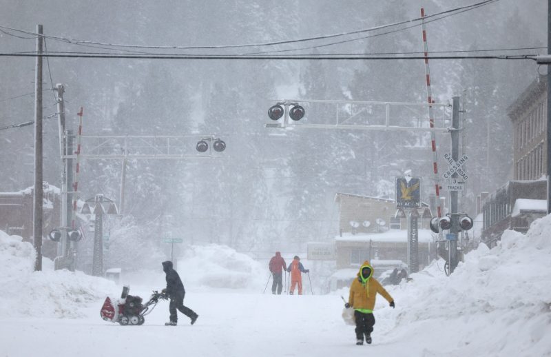 California’s life-threatening blizzard persists, with more snow expected in Sierra Nevada