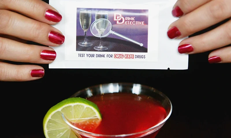 Date Rape Drug Detection Kit Launched In London LONDON, ENGLAND - APRIL 6: A matchbox sized kit designed to detect the presence of "date rape drugs", is launched, April 6, 2004 in London, England. Drinkers use a pipette included to apply drops of the beverage to test pads and wait for a reaction. (Photo illistration by Graeme Robertson/Getty Images) *** Local Caption ***