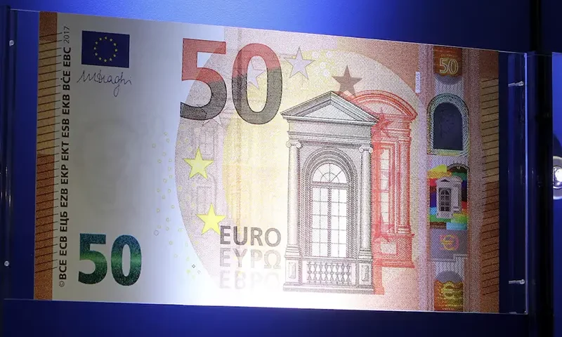 The European Central Bank (ECB) presents the new 50 euro note at the bank's headquarters in Frankfurt, Germany, July 5, 2016. REUTERS/Ralph Orlowski/File Photo