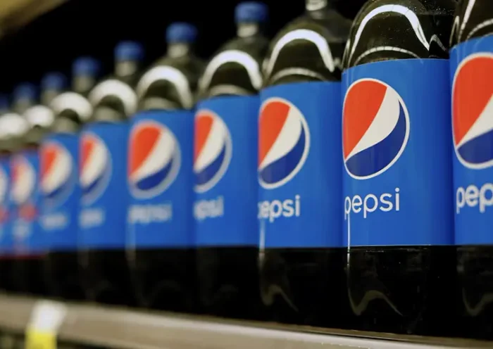 Bottles of Pepsi are pictured at a grocery store in Pasadena, California, U.S., July 11, 2017. REUTERS/Mario Anzuoni/File Photo