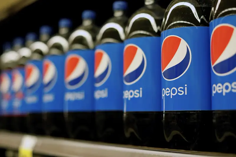 Bottles of Pepsi are pictured at a grocery store in Pasadena, California, U.S., July 11, 2017. REUTERS/Mario Anzuoni/File Photo