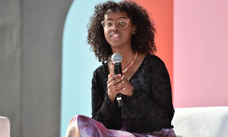 LOS ANGELES, CALIFORNIA - DECEMBER 04: Isra Hirsi attends the Teen Vogue Summit & Block Party at Goya Studios on December 04, 2021 in Los Angeles, California. (Photo by Alberto E. Rodriguez/Getty Images)