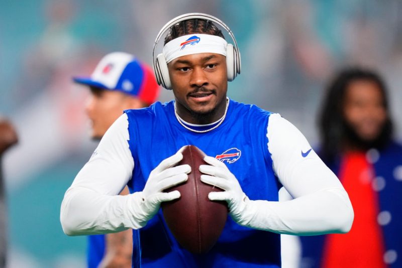Stefon Diggs #14 of the Buffalo Bills warms up prior to a game against the Miami Dolphins at Hard Rock Stadium on January 07, 2024 in Miami Gardens, Florida. (Photo by Rich Storry/Getty Images)