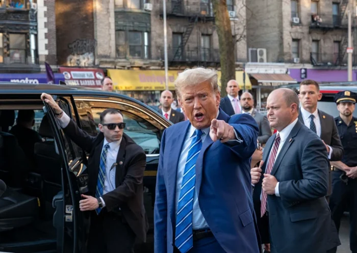 NEW YORK, NEW YORK - APRIL 16: Former President Donald Trump visits a bodega in the Harlem neighborhood of upper Manhattan where a worker killed a man who had assaulted him in 2022, on April 16, 2024 in New York City. The worker, Jose Alba, was arrested, but the Manhattan district attorney dropped the charges for lack of evidence. Trump visited the bodega after spending a second day in court where he faces 34 felony counts of falsifying business records in the first of his criminal cases to go to trial. (Photo by Spencer Platt/Getty Images)