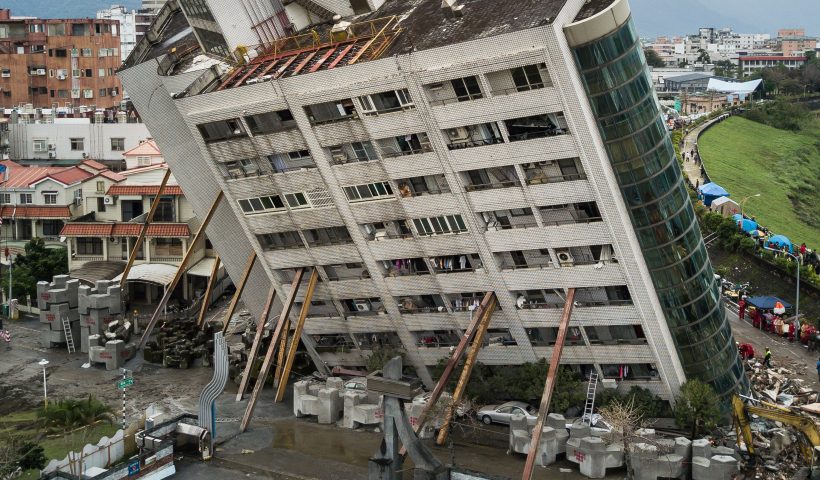 Aftershocks Rattle Taiwan Tourist City After Powerful Quake A damaged building is seen after an earthquake struck on February 8, 2018 in Hualien, Taiwan. The 6.4 magnitude earthquake hit late Tuesday night. According to reports, six people have been killed with hundreds injured. Almost 100 weaker earthquakes were dectected along Taiwan's east coast in the last week. (Photo by Billy H.C. Kwok/Getty Images)