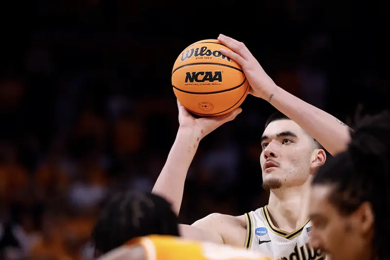 Purdue Boilermakers center Zach Edey (15) shoots the ball in the second half against the Tennessee Volunteers during the NCAA Tournament Midwest Regional Championship at Little Caesars Arena. Mandatory Credit: Rick Osentoski-USA TODAY Sports