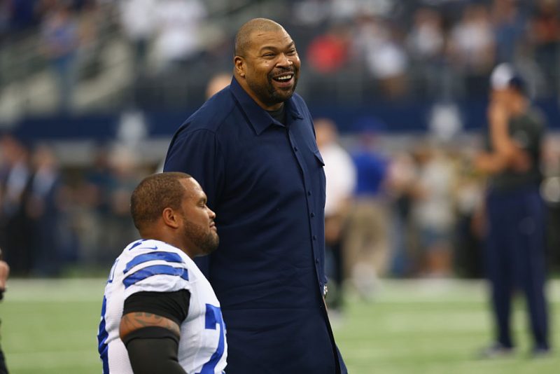 ARLINGTON, TX - OCTOBER 19: Former NFL player Larry Allen talks with Mackenzy Bernadeau #73 of the Dallas Cowboys at AT&T Stadium on October 19, 2014 in Arlington, Texas. (Photo by Ronald Martinez/Getty Images)